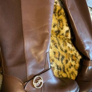 Brown coach riding boots size 8 1/2 1 inch heel